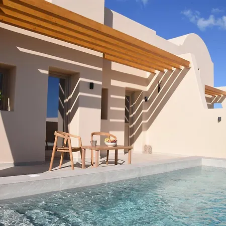 Villa Santorini - - Sleeps 4 - Pool - Parking *