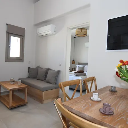 Villa Santorini - - Sleeps 4 - Pool - Parking