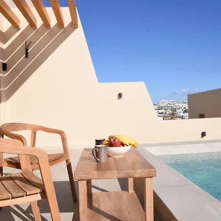 Santorini - - Sleeps 4 - Pool - Parking * Mesaria