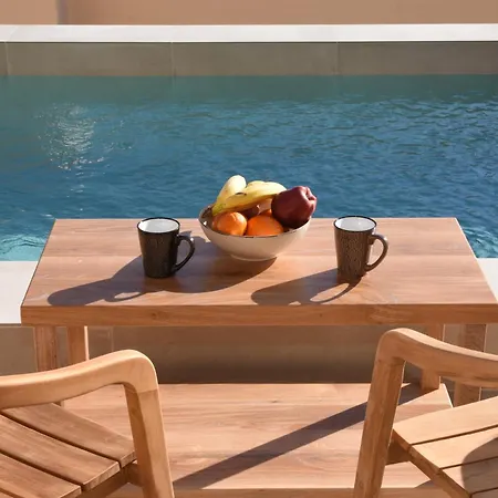 Santorini - - Sleeps 4 - Pool - Parking * Mesaria