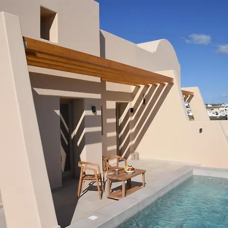 Villa Santorini - - Sleeps 4 - Pool - Parking *